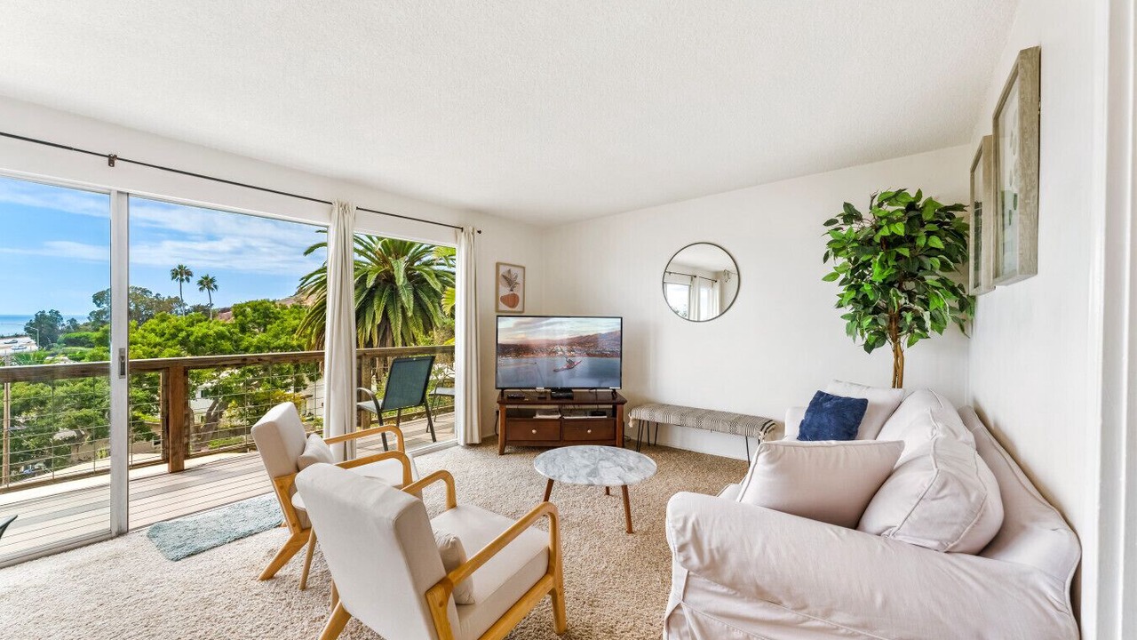 Photo of Livingroom in Summerland