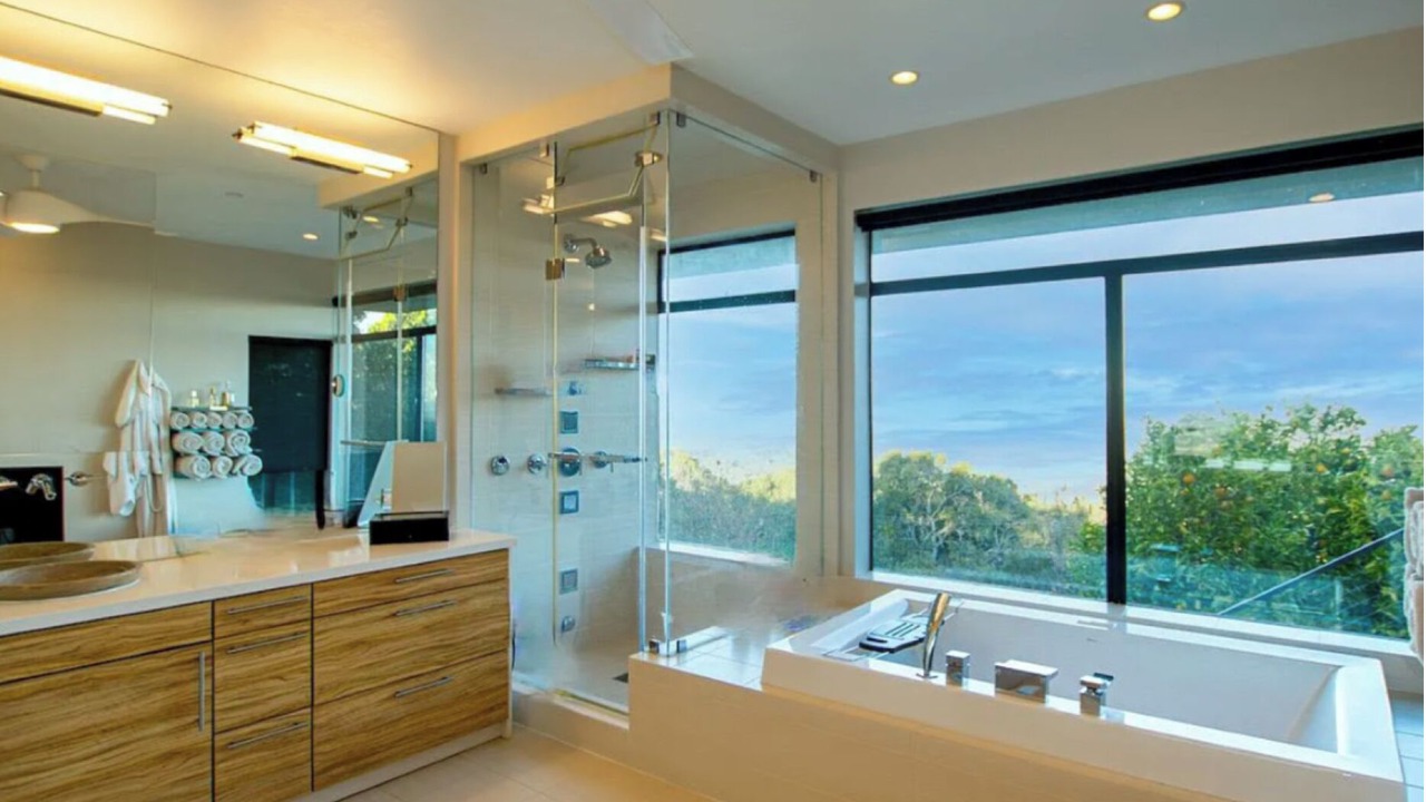 Photo of Bathroom in Loyola