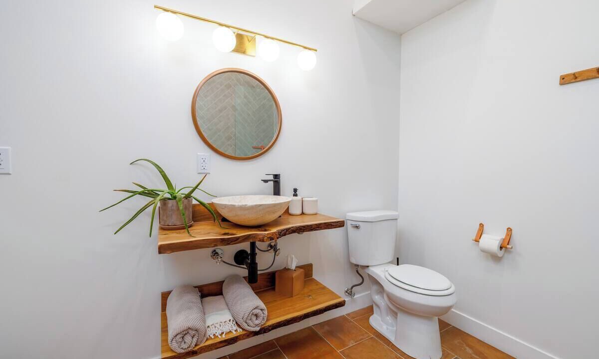 Photo of Bathroom in Landers
