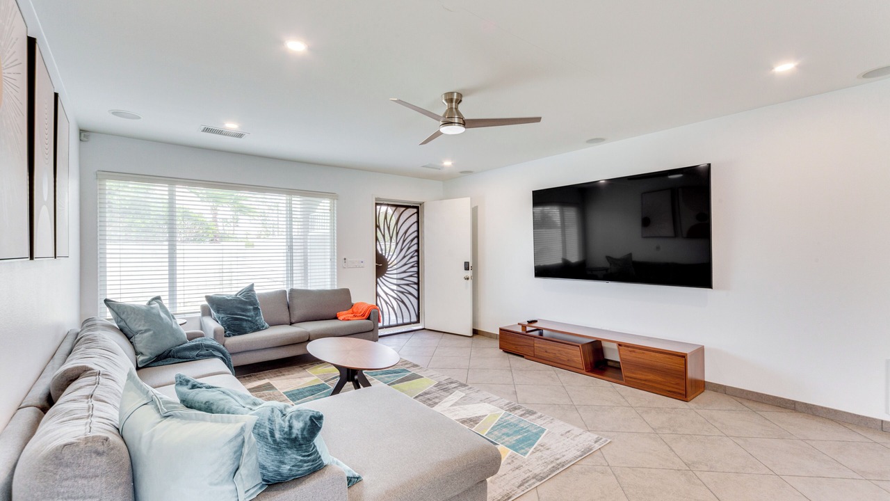 Photo of Bedroom in Racquet Club South