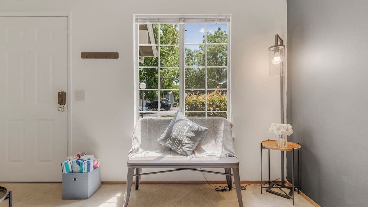 Photo of Livingroom in Chico