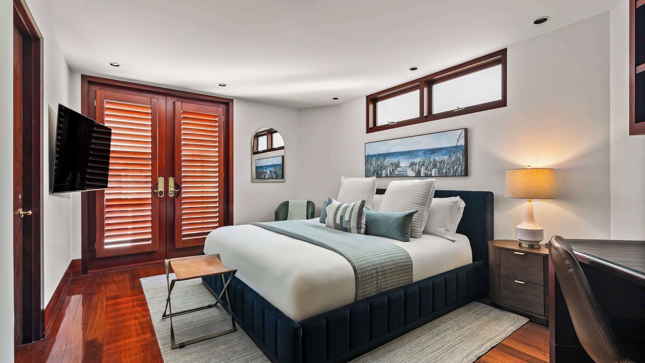Photo of Bedroom in Village of La Jolla