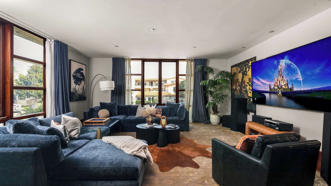 Photo of Livingroom in Village of La Jolla