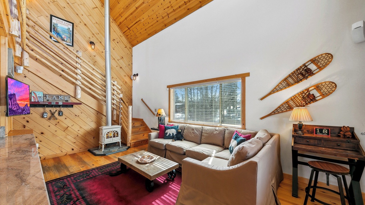 Photo of Livingroom in Mountain View Estates
