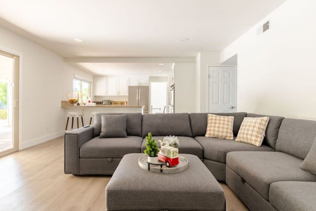 Photo of Livingroom in Bonita Long Canyon