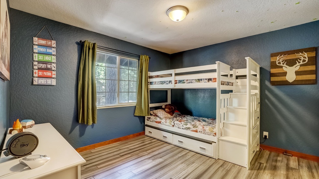 Photo of Bedroom in Country Club Estates