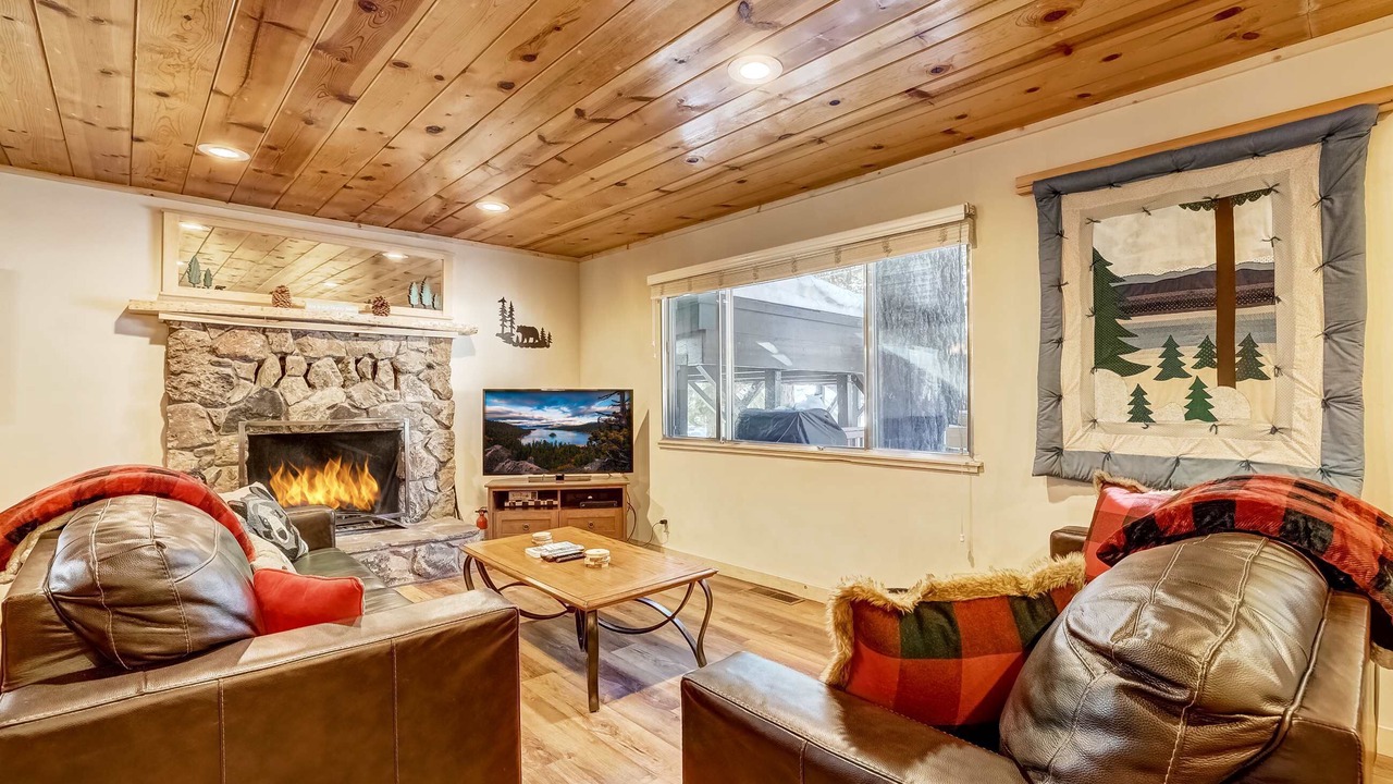 Photo of Livingroom in Pioneer Trail