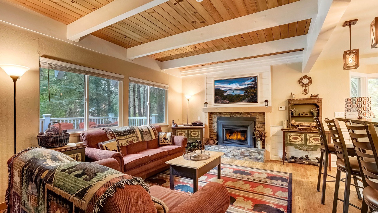 Photo of Livingroom in North Upper Truckee
