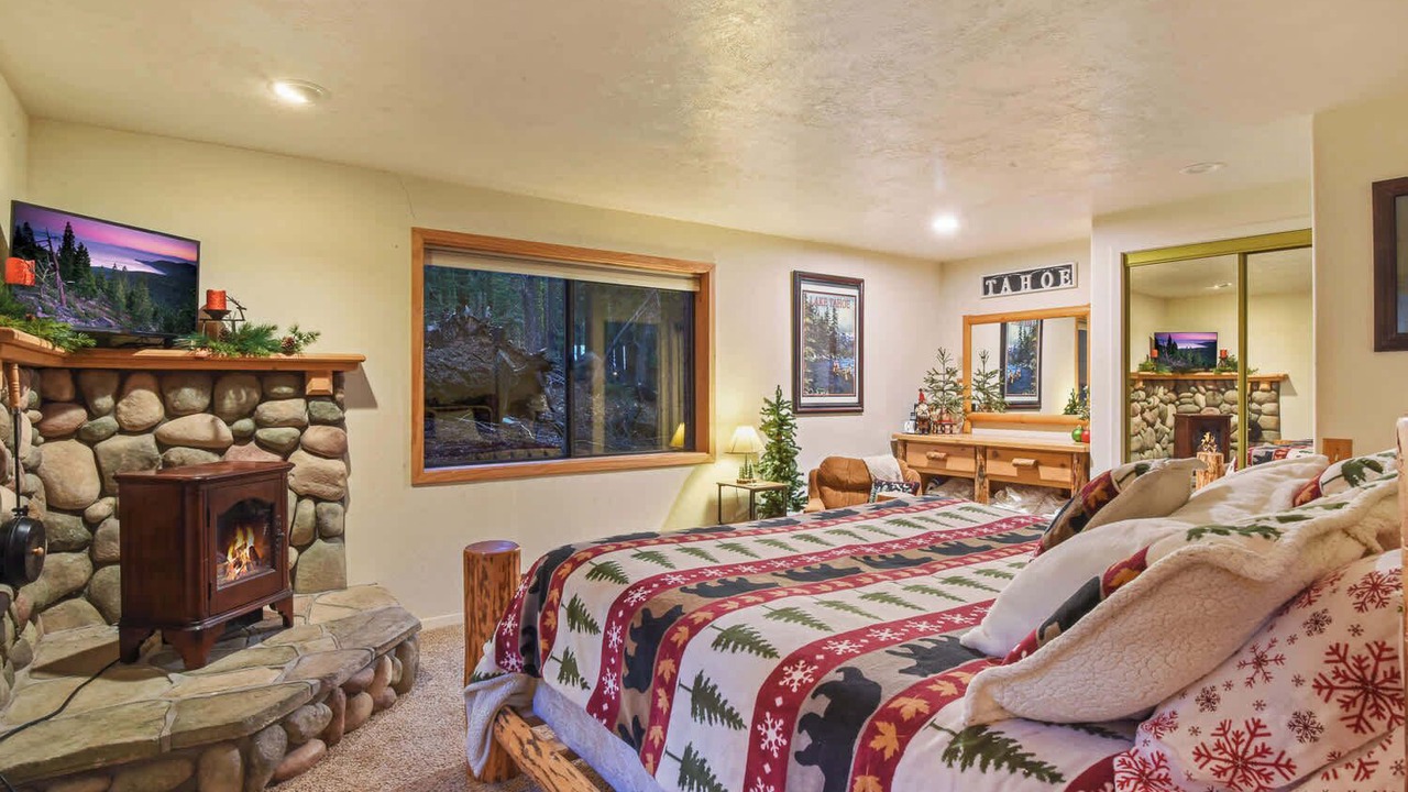 Photo of Bedroom in Tahoe Pines