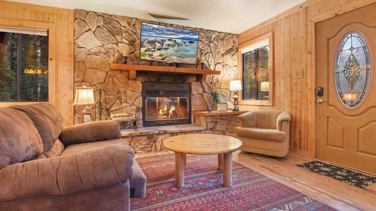Photo of Livingroom in Tahoe Pines