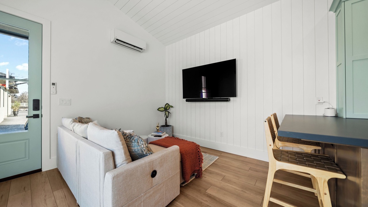 Photo of Livingroom in Junction