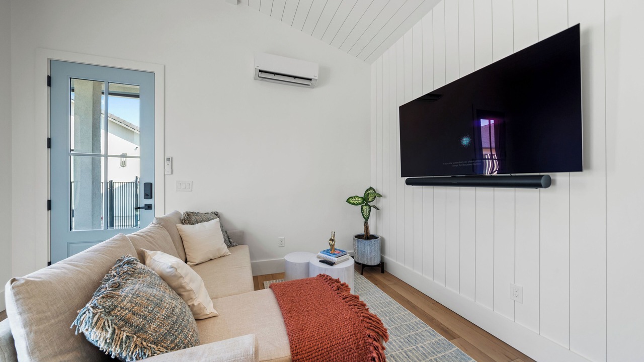 Photo of Livingroom in Junction