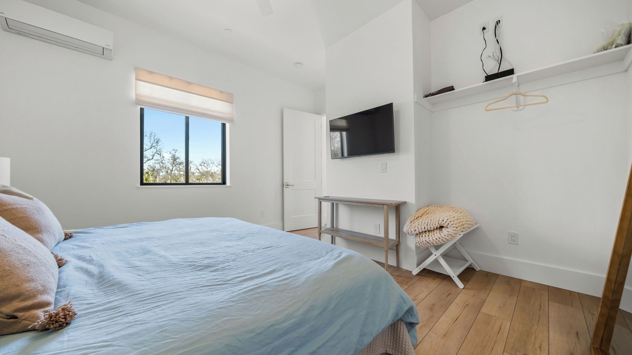 Photo of Bedroom in Junction