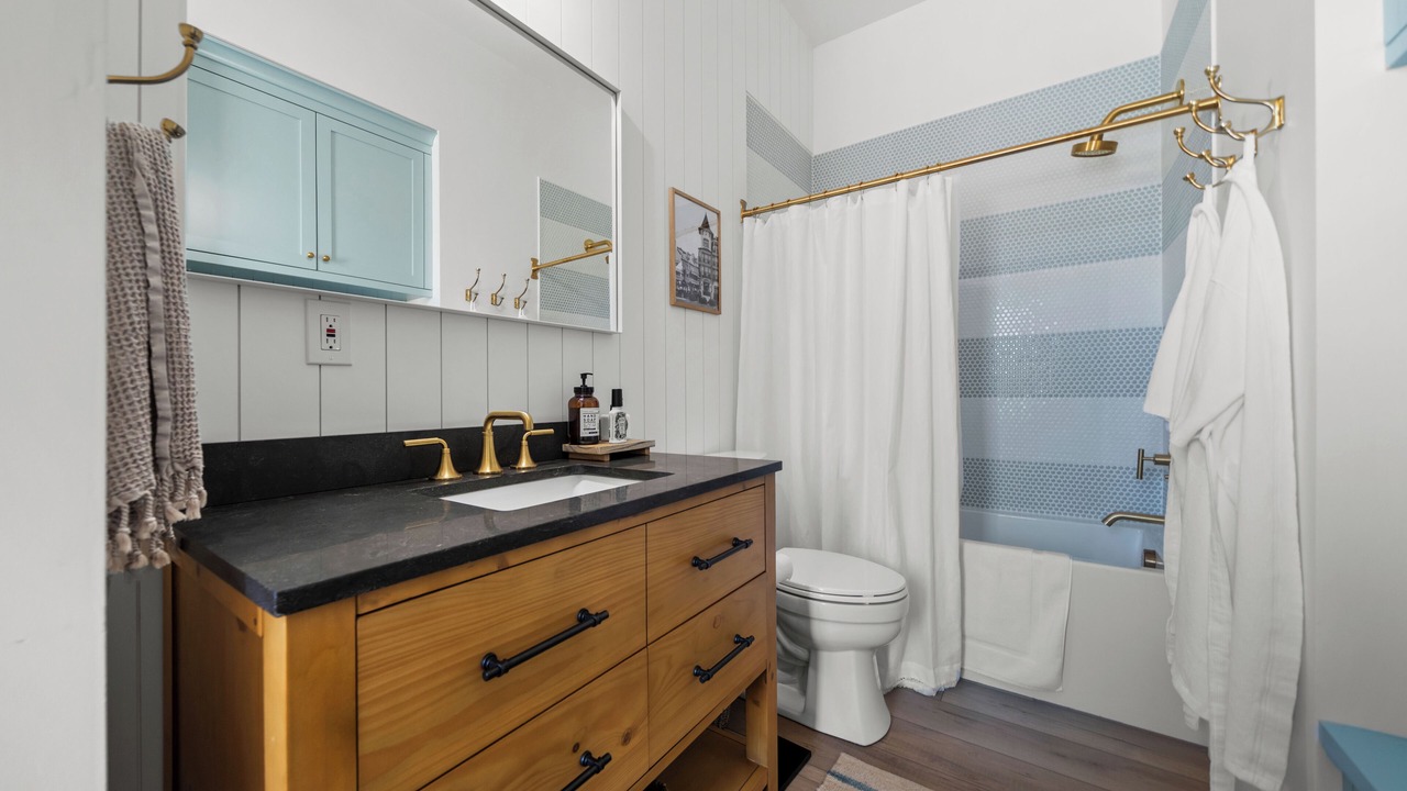 Photo of Bathroom in Junction