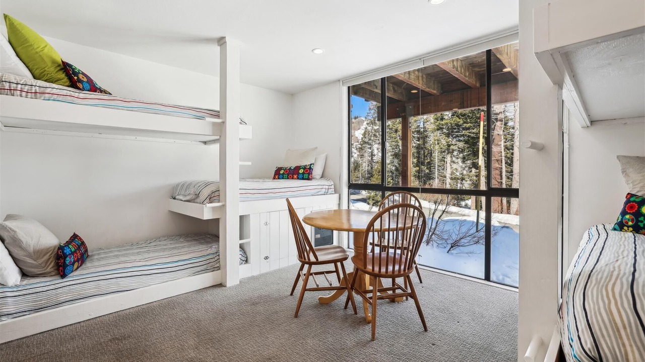 Photo of Bedroom in Alpine Meadows