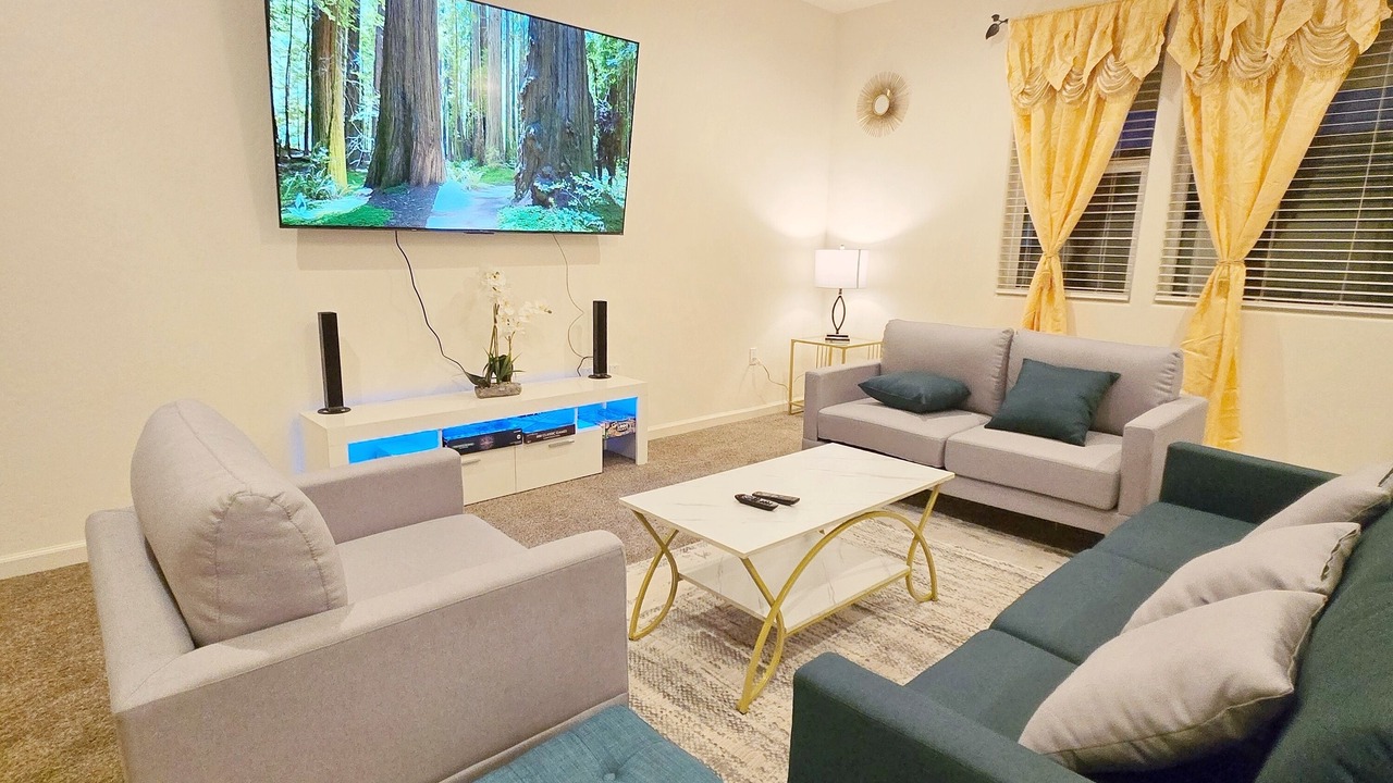 Photo of Livingroom in Tulare
