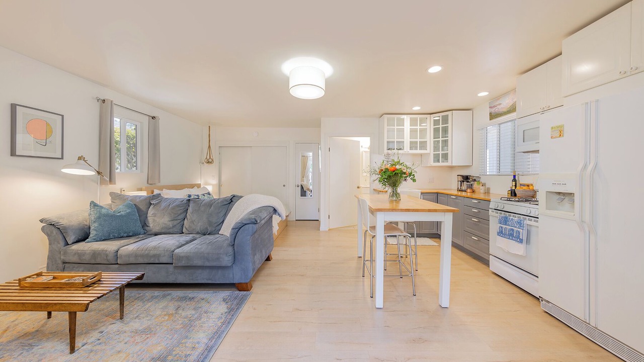 Photo of Livingroom in Meiners Oaks
