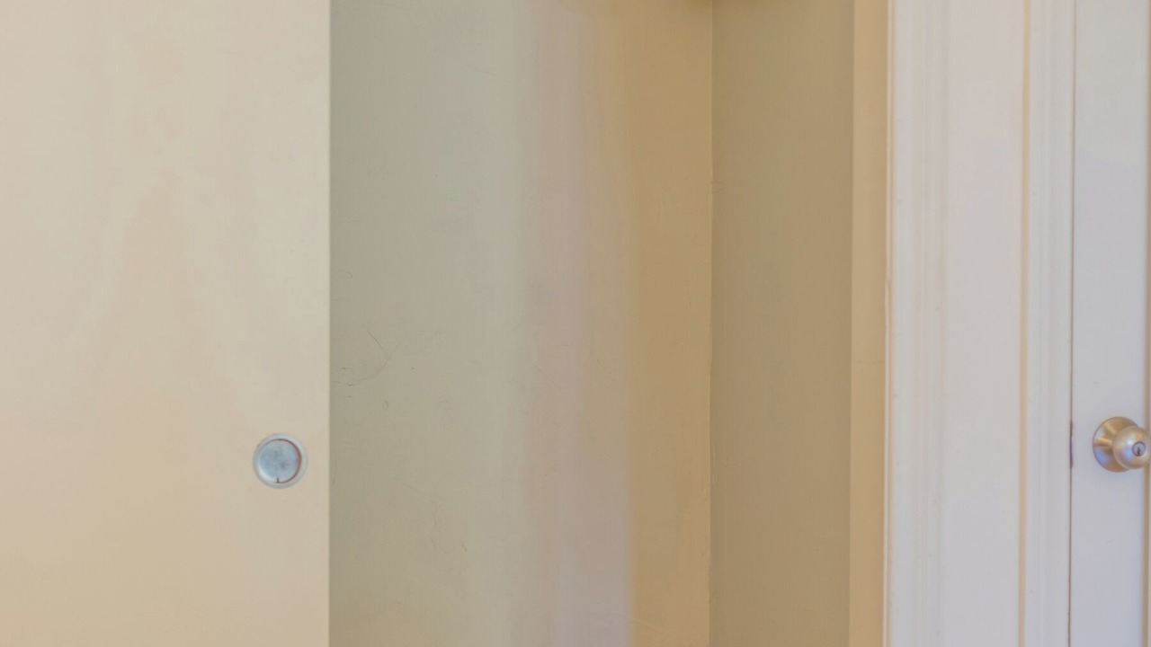 Photo of Bedroom in Meiners Oaks