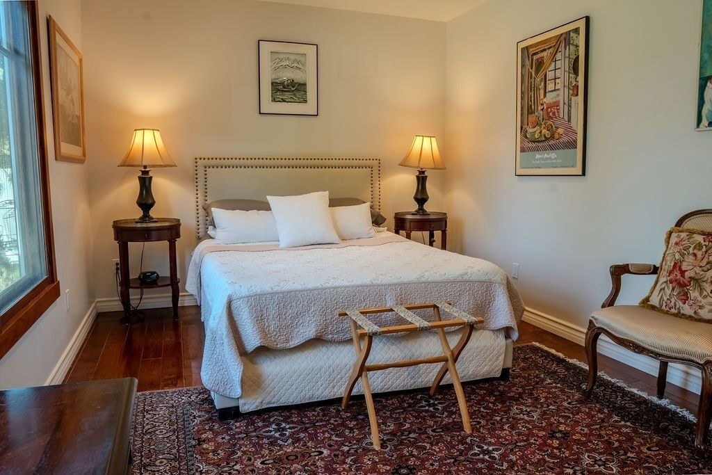 Photo of Bedroom in Alta Mesa
