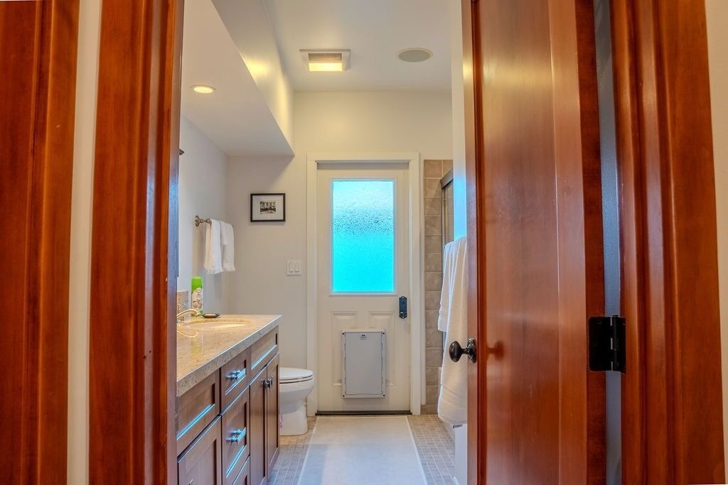 Photo of Bathroom in Alta Mesa