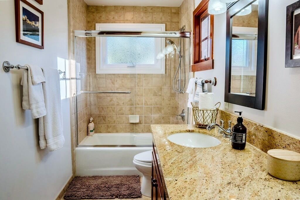 Photo of Bathroom in Alta Mesa