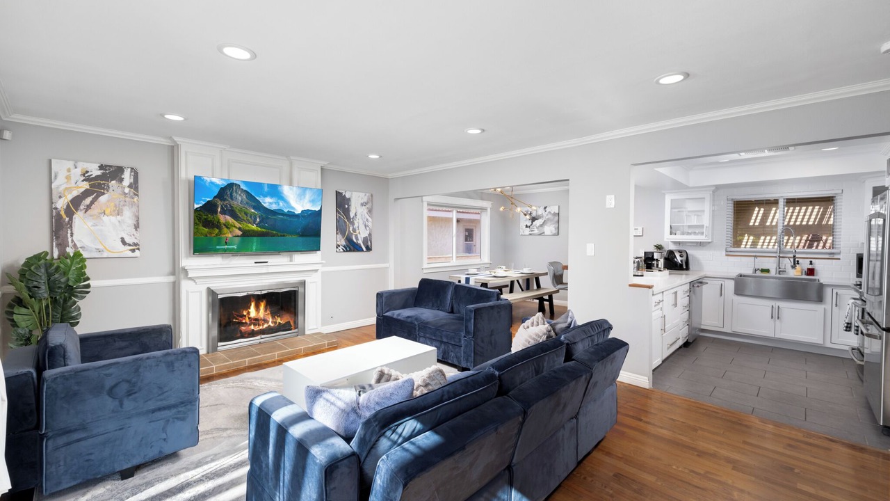Photo of Livingroom in Fountain Valley