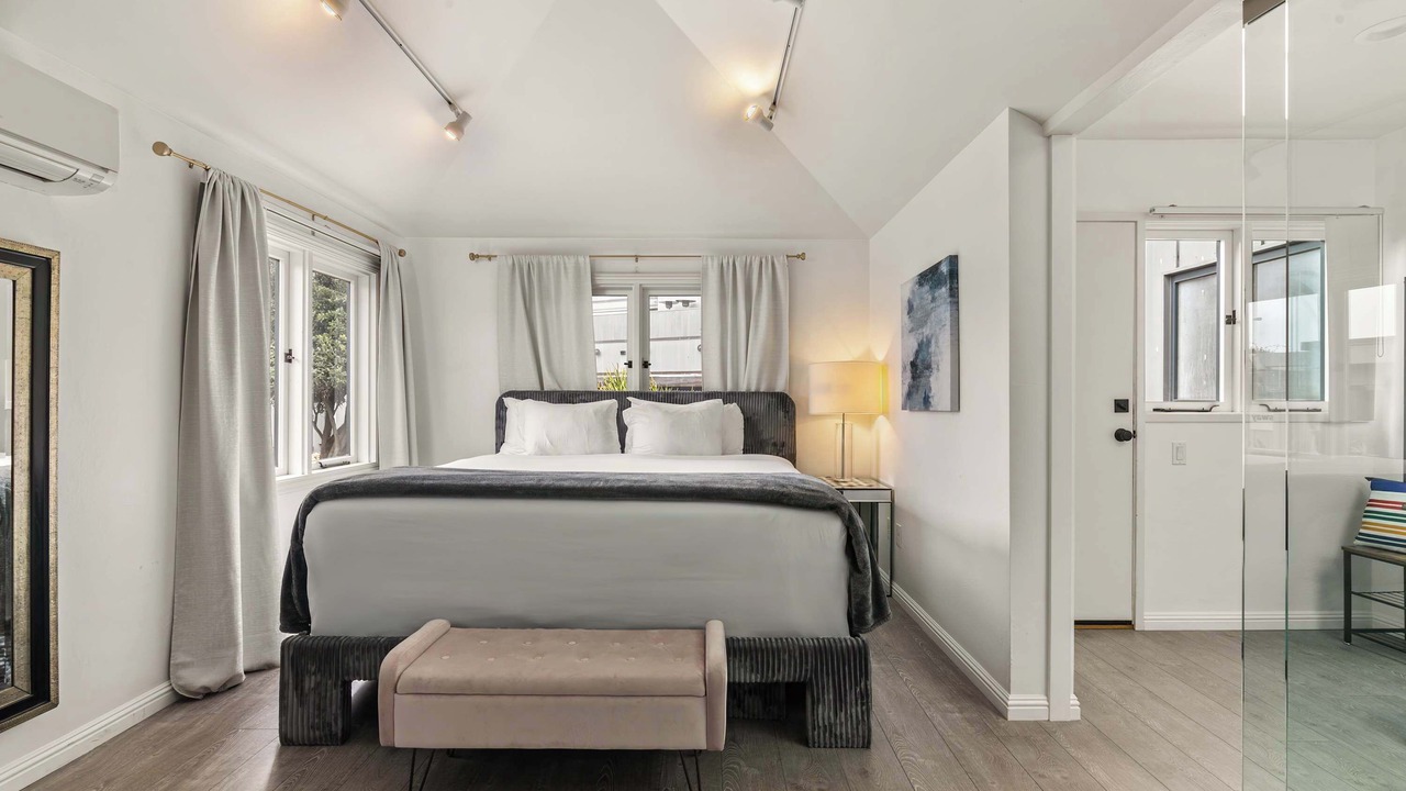 Photo of Bedroom in Village of La Jolla