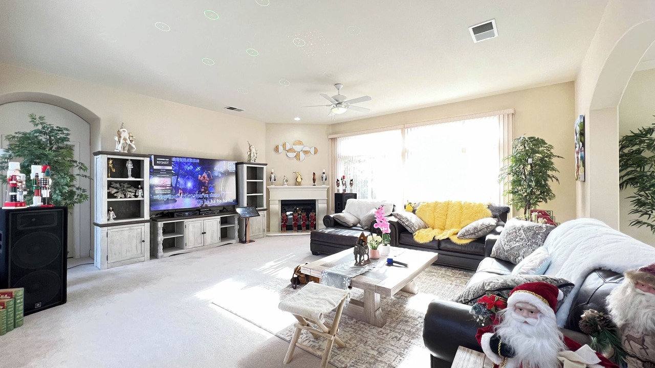 Photo of Livingroom in Silver Creek