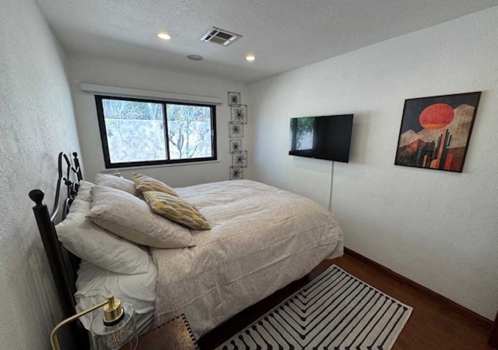 Photo of Bedroom in Racquet Club South