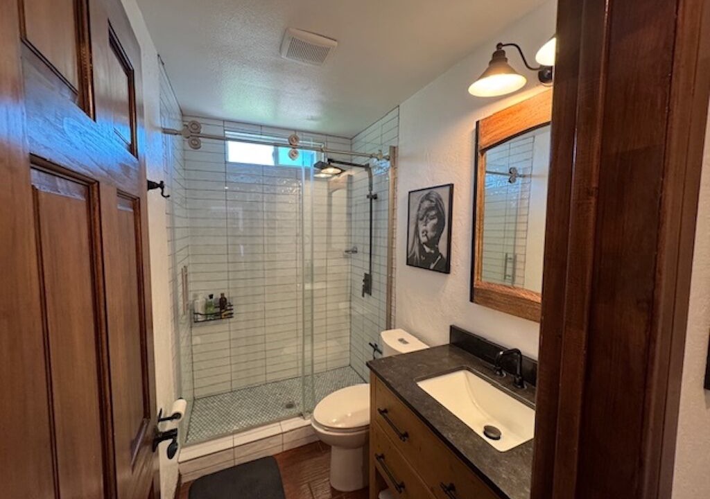 Photo of Bathroom in Racquet Club South