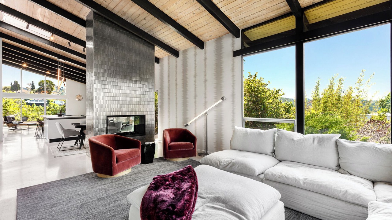 Photo of Livingroom in Studio City