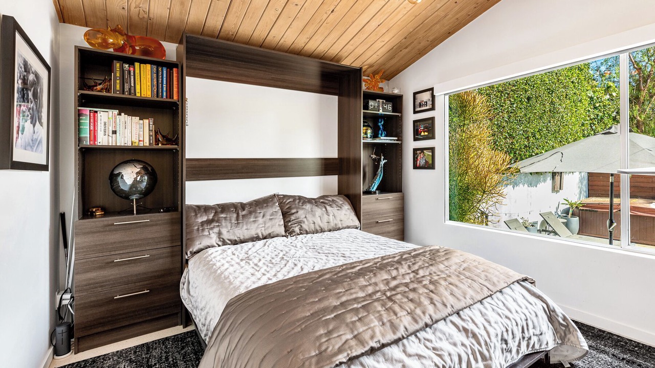 Photo of Bedroom in Studio City