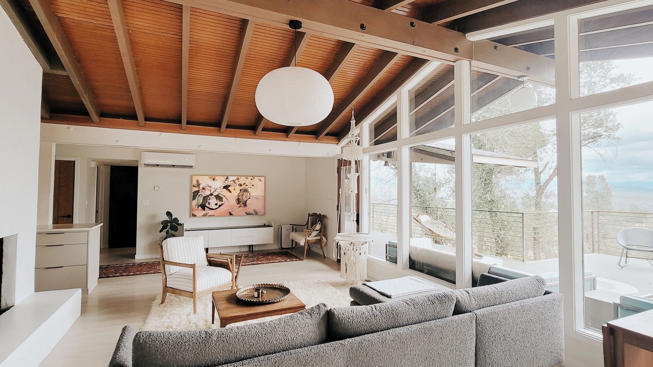Photo of Livingroom in Happy Valley