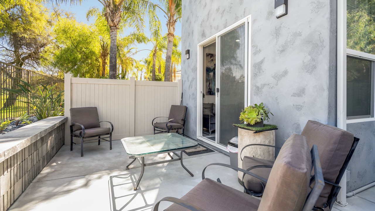Photo of Patio Balcony in Eastlake Greens