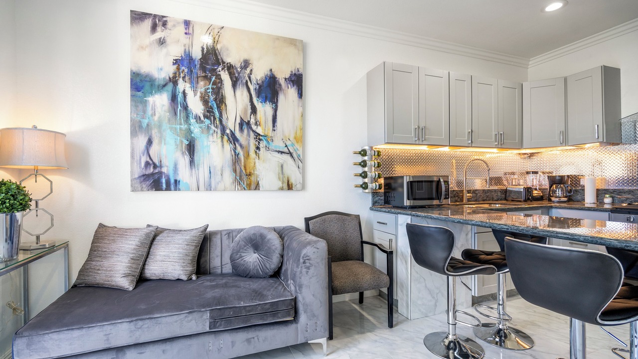 Photo of Livingroom in Eastlake Greens