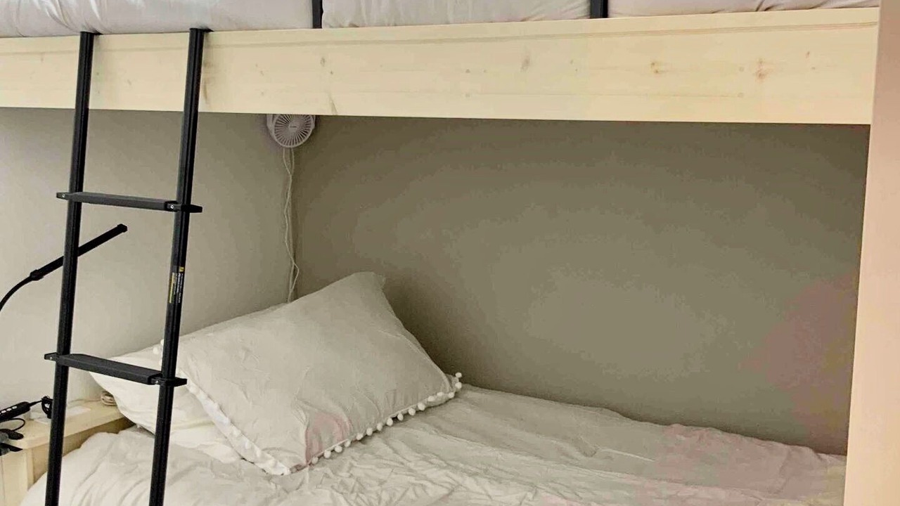 Photo of Bedroom in Weed