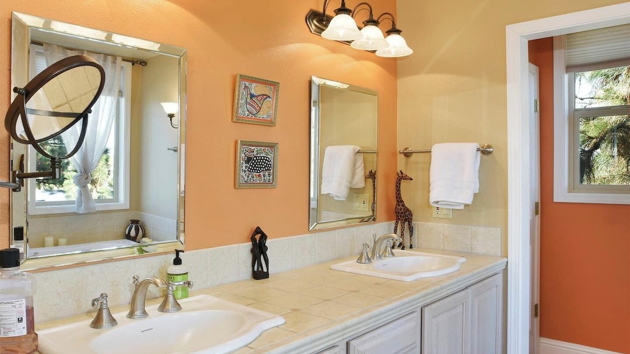 Photo of Bathroom in Weed