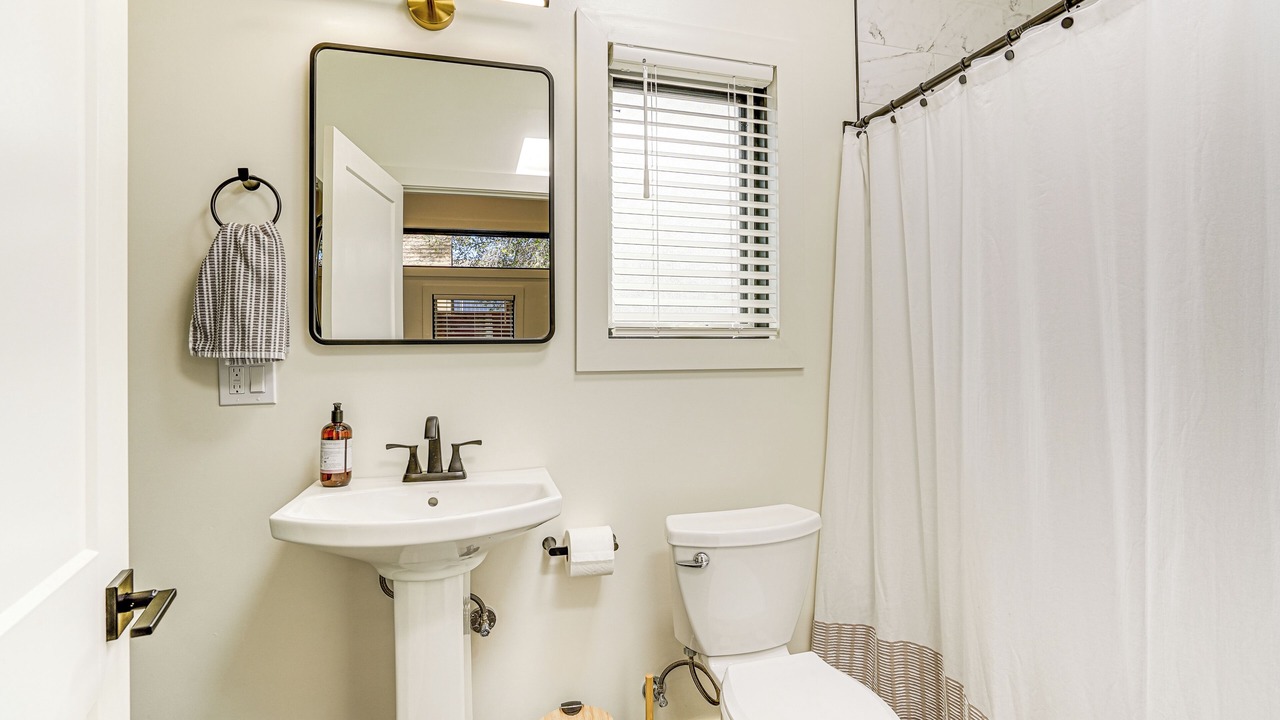 Photo of Bathroom in Pinole