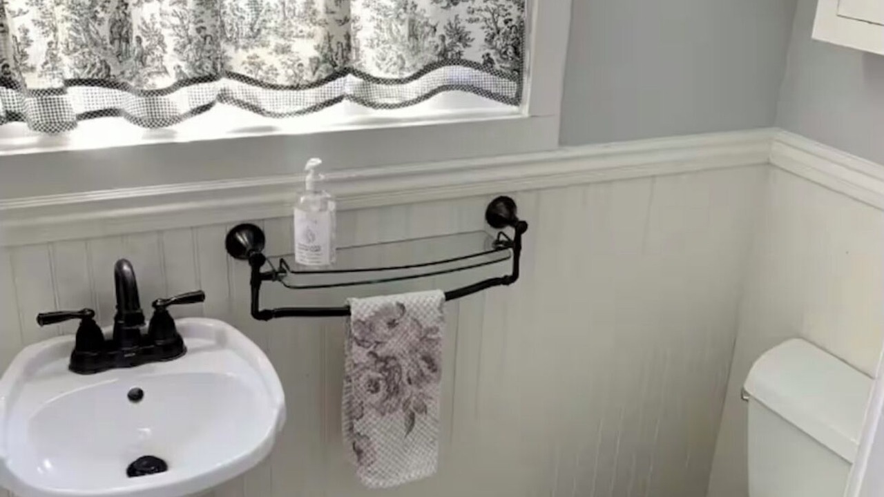 Photo of Bathroom in Oak Park