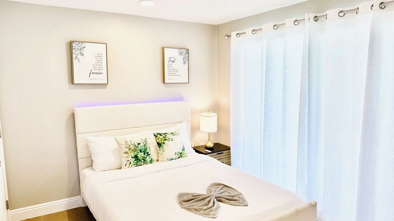 Photo of Bedroom in Central Escondido