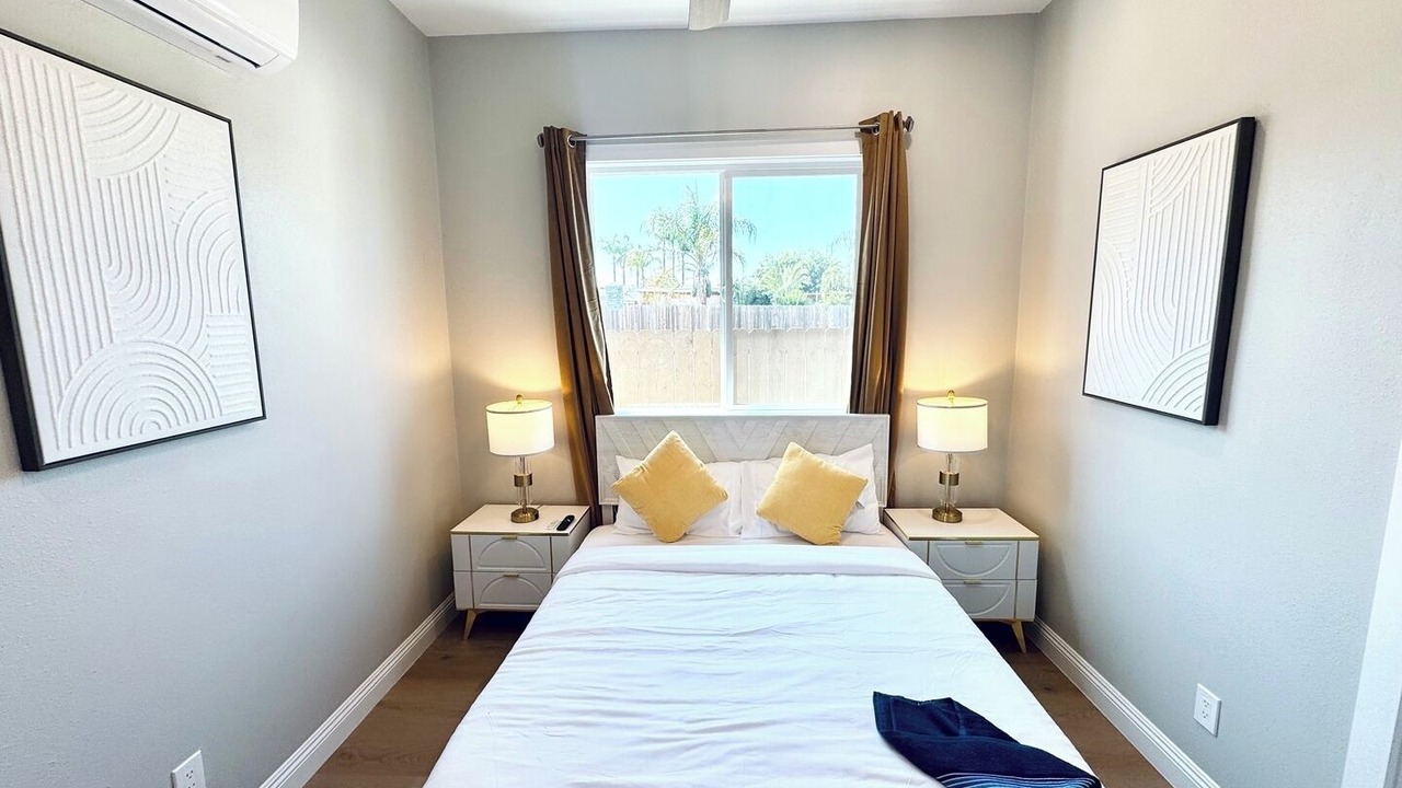 Photo of Bedroom in Central Escondido