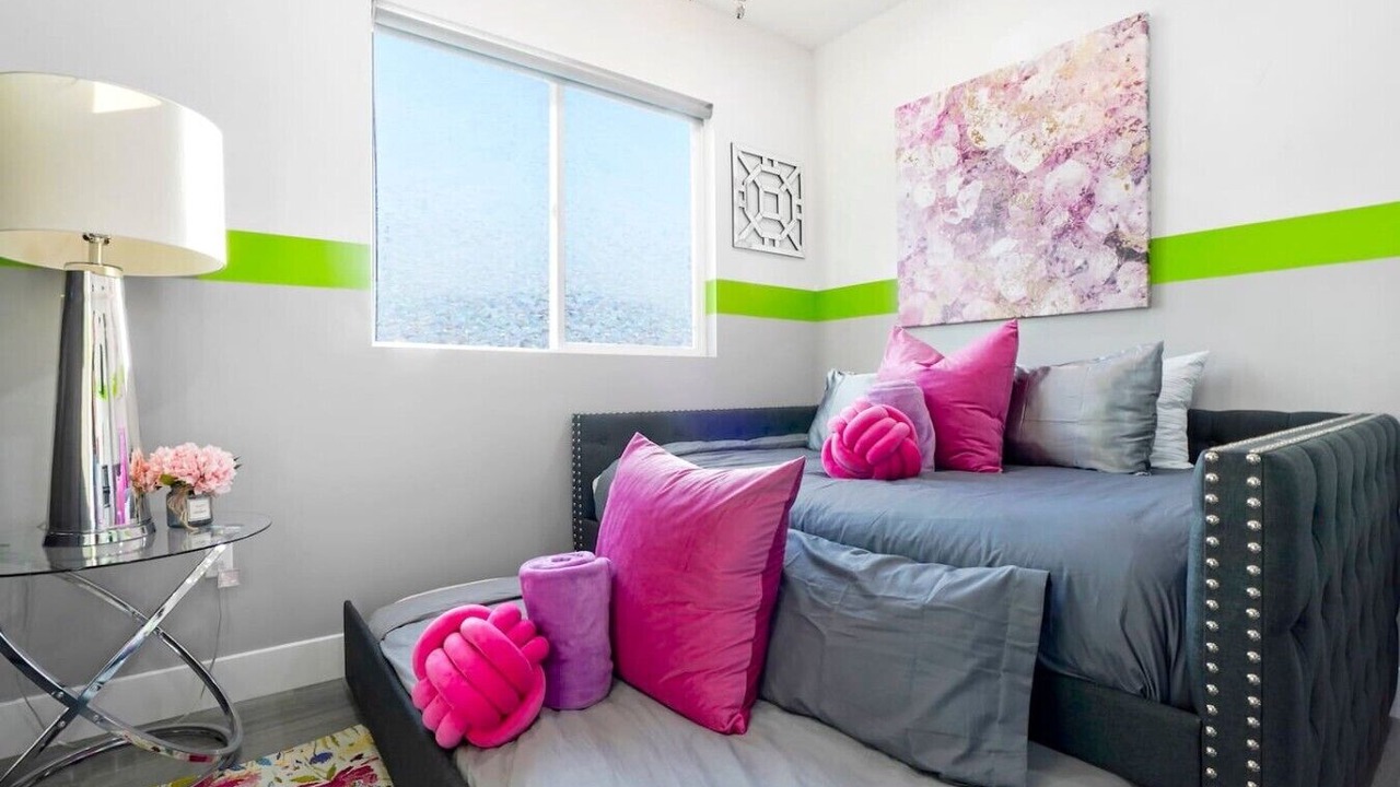 Photo of Bedroom in NoHo Arts District