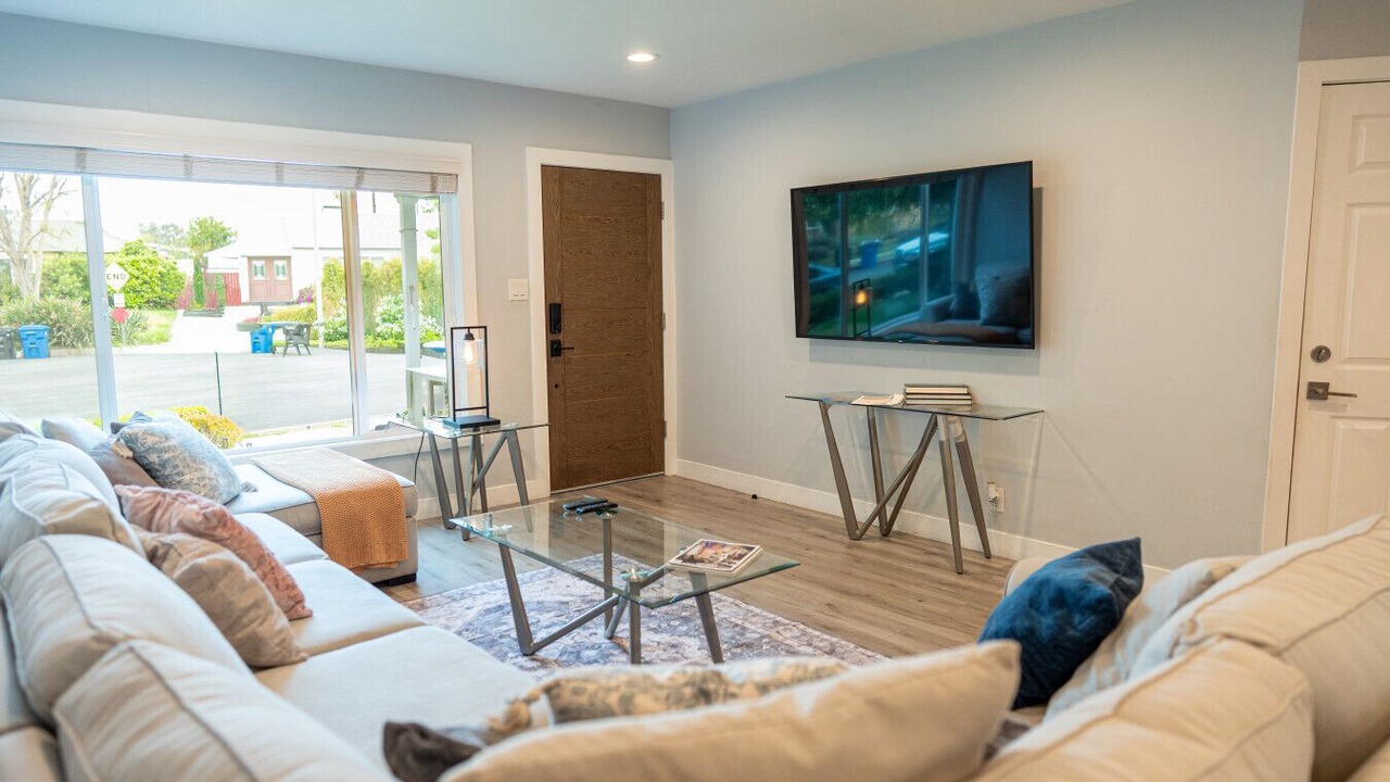 Photo of Livingroom in Reseda