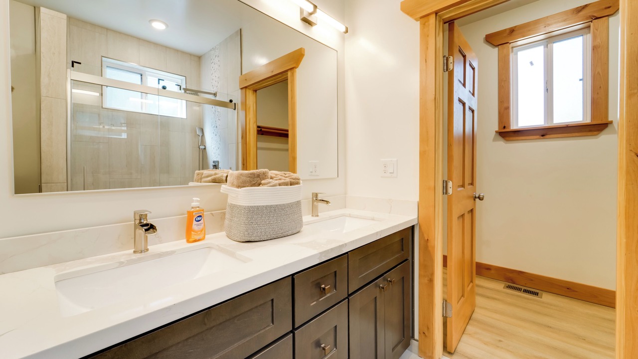 Photo of Bathroom in Iron Horse