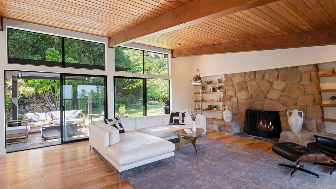Photo of Livingroom in Mission Canyon