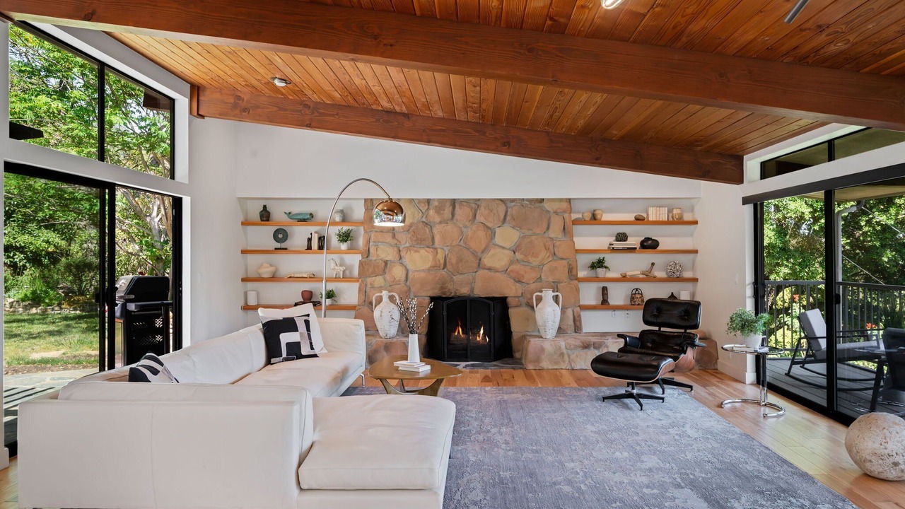 Photo of Livingroom in Mission Canyon