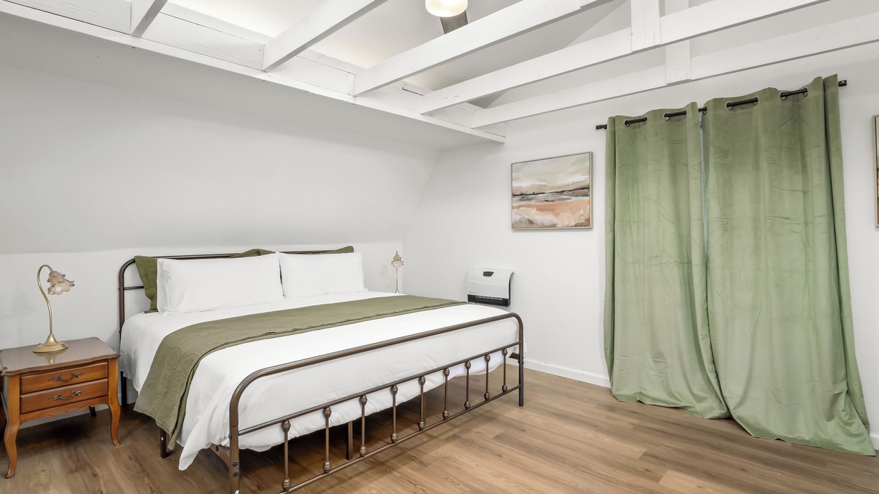 Photo of Bedroom in Oakhurst