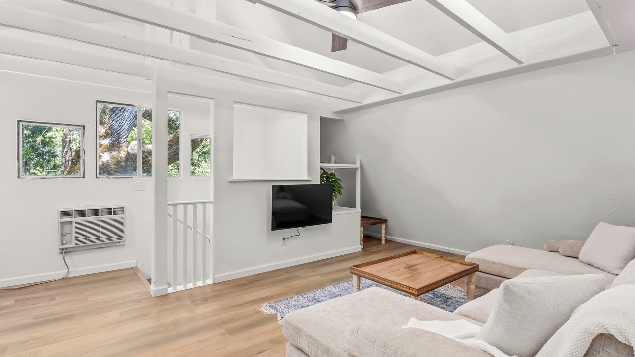 Photo of Livingroom in Oakhurst