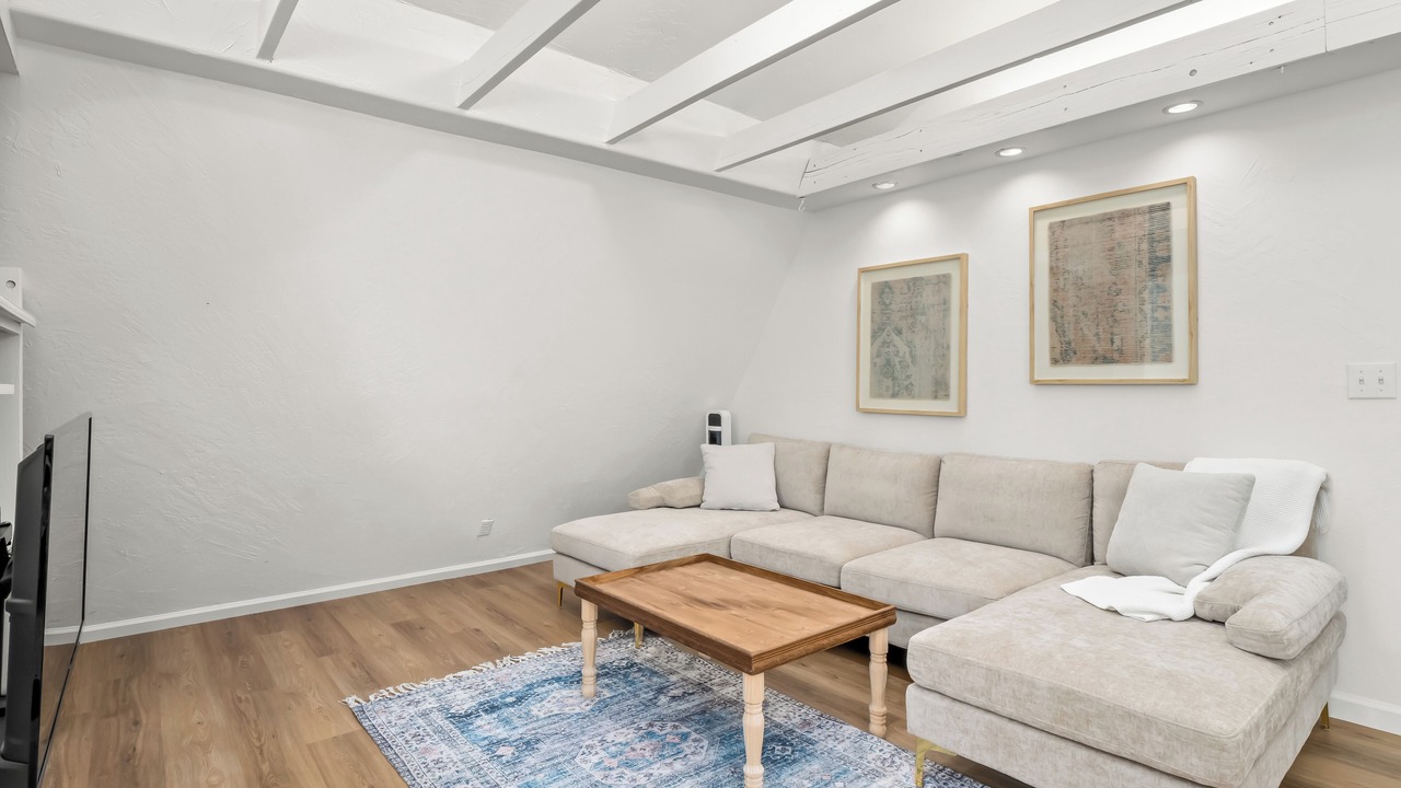 Photo of Livingroom in Oakhurst