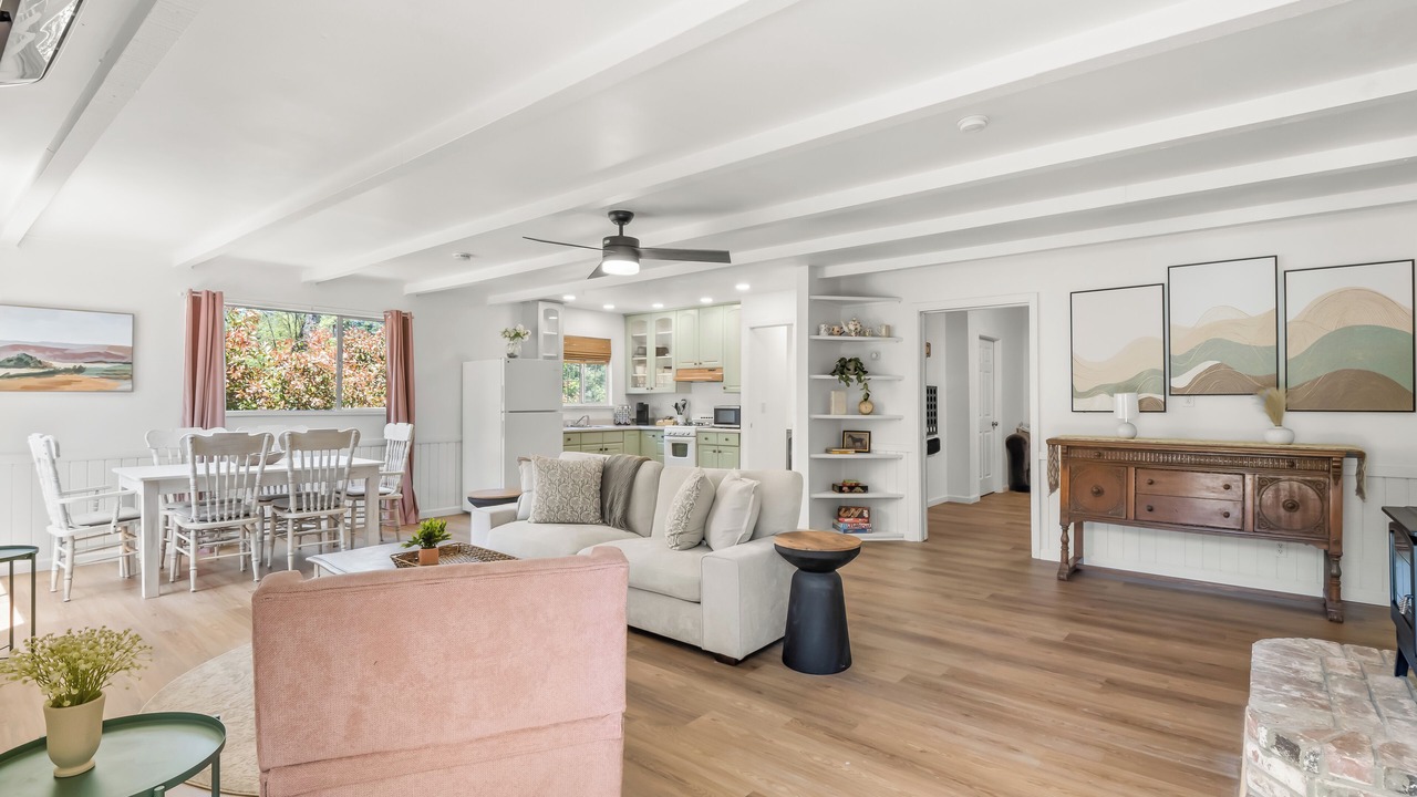 Photo of Livingroom in Oakhurst